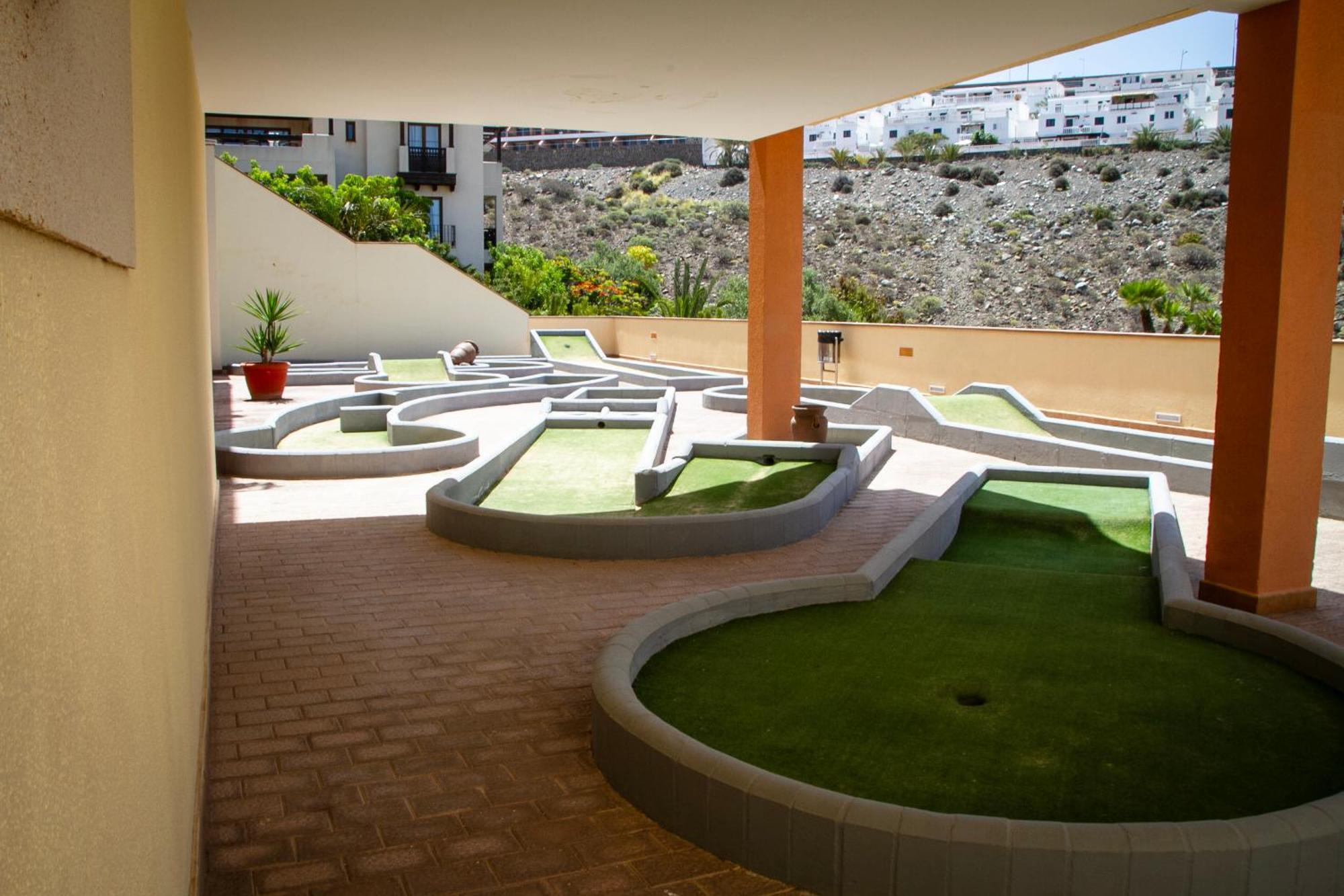 Aparthotel Holiday Club Sol Amadores 4*